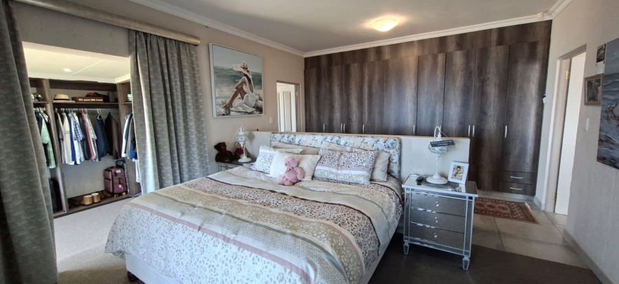  Bedroom Property for Sale in Dana Bay Western Cape